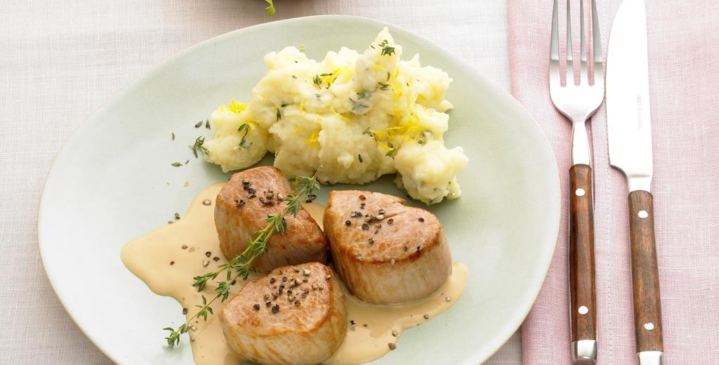 Kartoffel-Waffeln mit Puderzucker und Apfelkompott Rezept - Pfanni