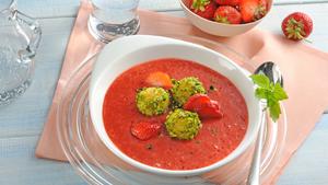 Rezept Geeistes Erdbeersüppchen mit Ingwer-Mini-Knödeln