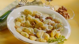 Pfanni Rezept | Gnocchi mit Walnuss-Käse-Sauce 