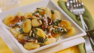 Rezept Gnocchi in Spinatcreme-Sauce mit sonnen-getrockneten Tomaten