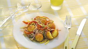 Pfanni Rezept | Wurstsalat mit knusprigen Knödeln