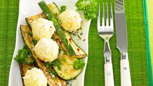 Pfanni Rezept | Zucchinischeiben mit Kräutervinaigrette 